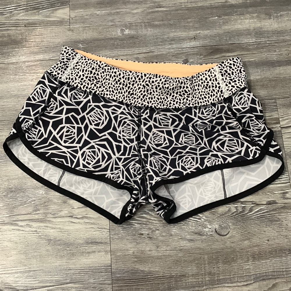 Lululemon size 4 running shorts with inner liner